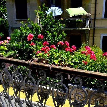 Charming 2 Min From The Apartment *