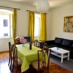 Heart Of Volosko - Steps To The Sea - Private Parking Included Apartment