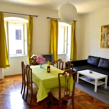 Heart Of Volosko - Steps To The Sea - Private Parking Included Apartment *
