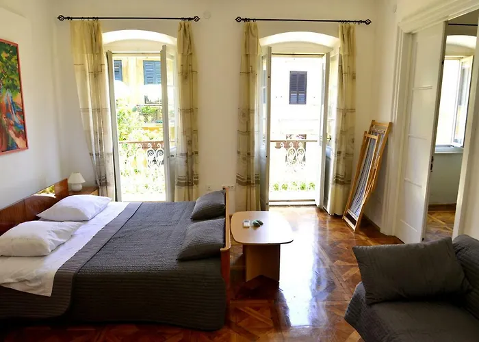 Apartment Charming 2 Min From The *