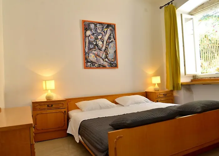 Apartment Charming 2 Min From The *