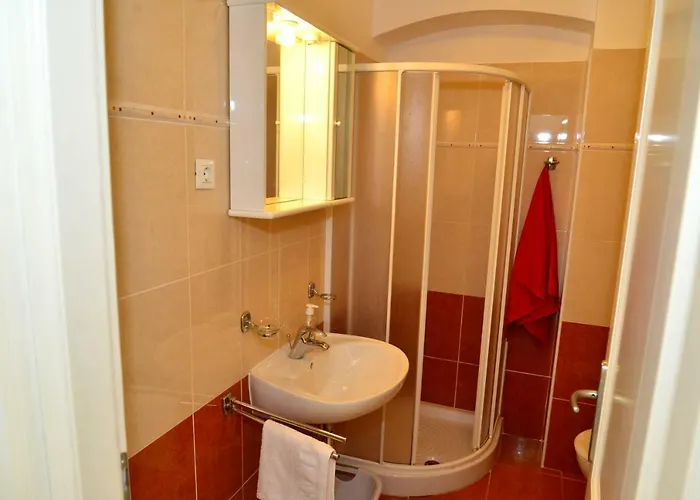 Apartment Charming 2 Min From The *