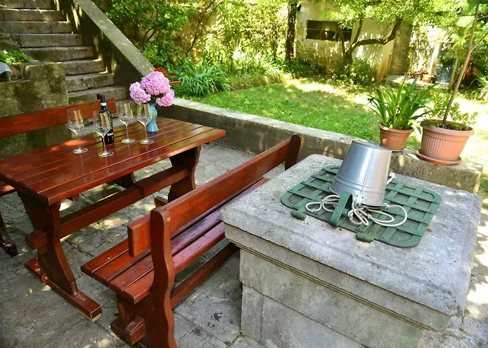 Charming 2 Min From The Apartment